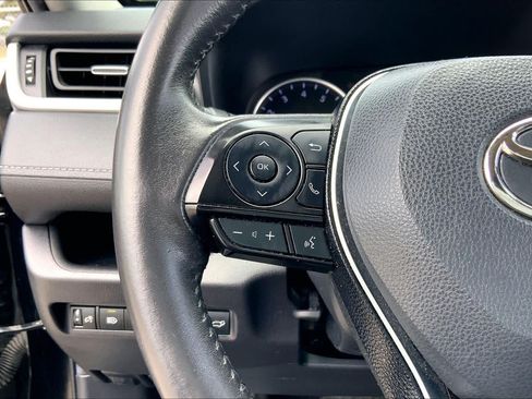 Used 2021 Toyota RAV4 XLE Premium FWD image 23