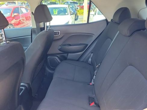 Used 2020 Hyundai Venue SE FWD image 25