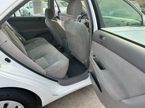 Used 2002 Toyota Camry LE image 8
