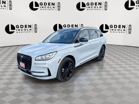 Used 2025 Lincoln Corsair Reserve w/ Equipment Group 202A AWD/4WD image 4