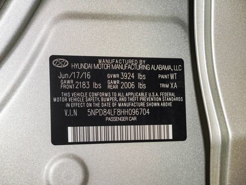 Used 2017 Hyundai Elantra Limited w/ Limited Ultimate Package 05 FWD image 30