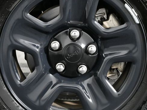 Used 2024 Jeep Wrangler Sport AWD/4WD image 30