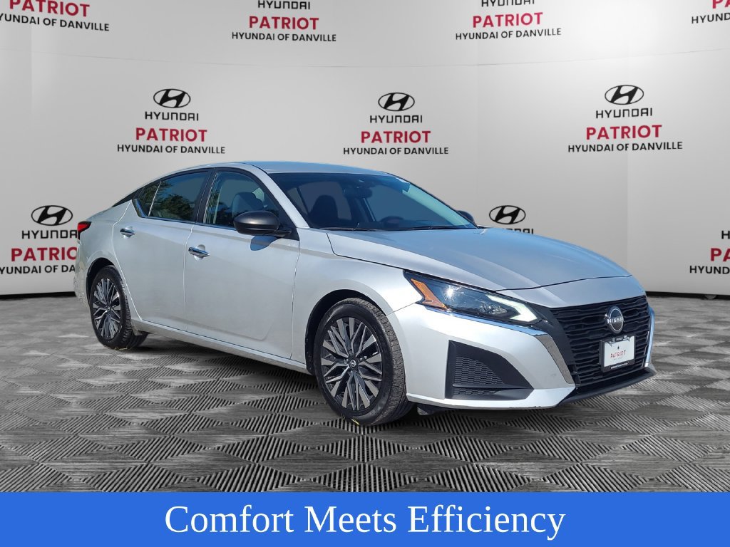 Used 2024 Nissan Altima 2.5 SV FWD image 1