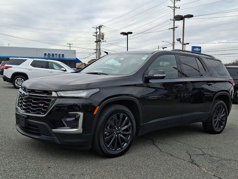 Certified 2023 Chevrolet Traverse RS w/ LPO, Floor Liner Package image 3