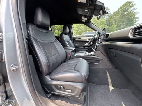 Used 2024 Ford Explorer ST w/ Equipment Group 401A image 10