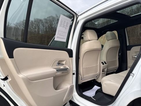 Certified 2025 Mercedes-Benz GLB 250 4MATIC image 21