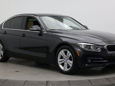 Used 2018 BMW 330i Sedan RWD image 3
