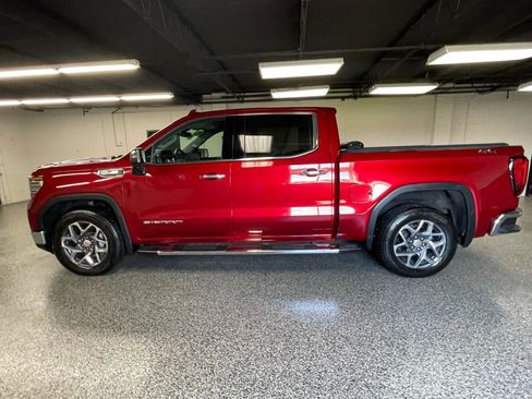 Used 2022 GMC Sierra 1500 SLT w/ SLT Premium Plus Package AWD/4WD image 11