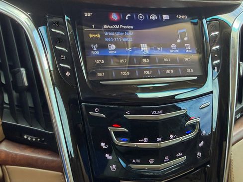 Used 2016 Cadillac Escalade Platinum image 23