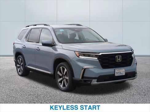 Used 2023 Honda Pilot Touring image 4