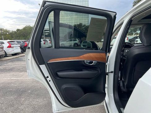 Certified 2023 Volvo XC90 B5 Plus w/ Protection Package AWD/4WD image 19