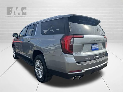 Used 2025 GMC Yukon XL Denali AWD/4WD image 4