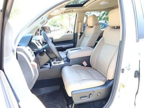 Used 2021 Toyota Tundra Limited w/ Limited Premium Package AWD/4WD image 8