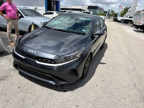 Used 2024 Kia Forte LXS FWD image 2