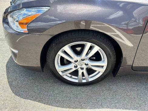 Used 2015 Nissan Altima 3.5 SL FWD image 8