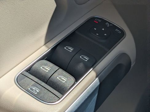 Certified 2023 Mercedes-Benz GLB 250 GLB 250 image 9