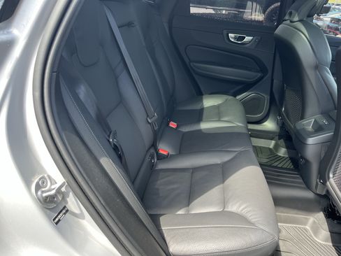 Used 2025 Volvo XC60 B5 Plus AWD/4WD image 5