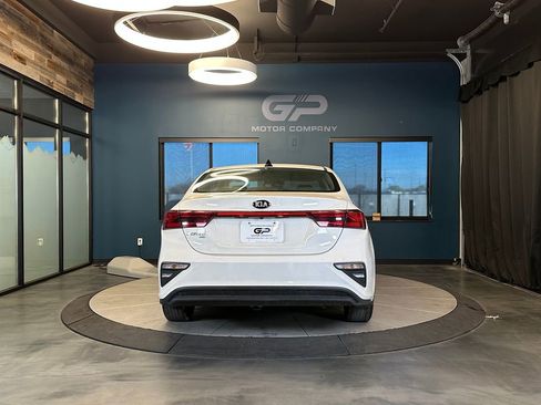 Used 2019 Kia Forte Sedan FWD image 4
