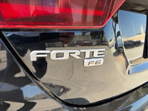 Used 2023 Kia Forte LX FWD image 7