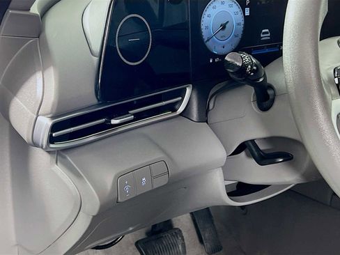 Used 2024 Hyundai Elantra SEL FWD image 10