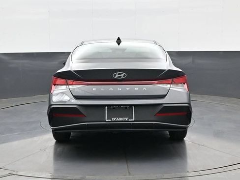 Used 2024 Hyundai Elantra SE FWD image 6