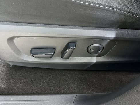 Used 2024 Nissan Pathfinder SV image 22