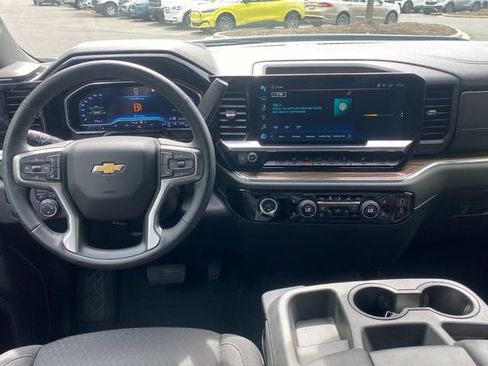 Used 2023 Chevrolet Silverado 1500 LT AWD/4WD image 8