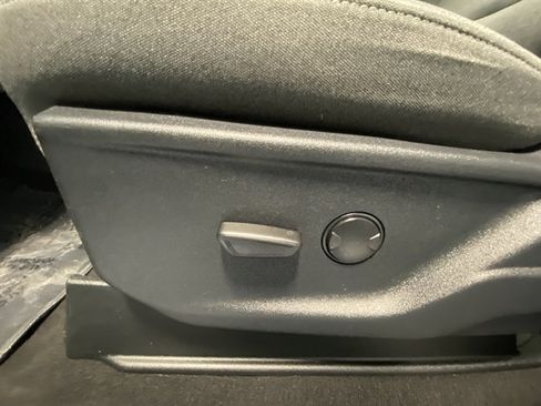 Used 2025 Ford F250 XLT image 12