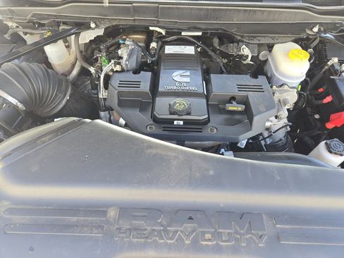 Used 2024 RAM 2500 Laramie w/ Sport Appearance Package image 33