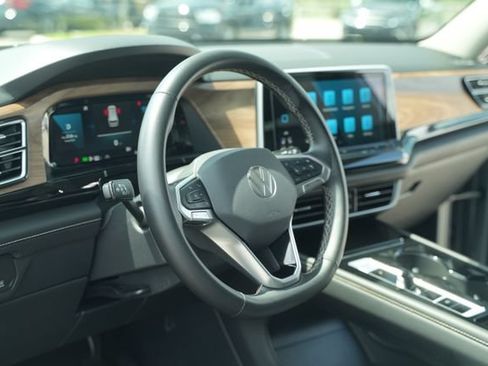 Used 2025 Volkswagen Atlas SE FWD image 27