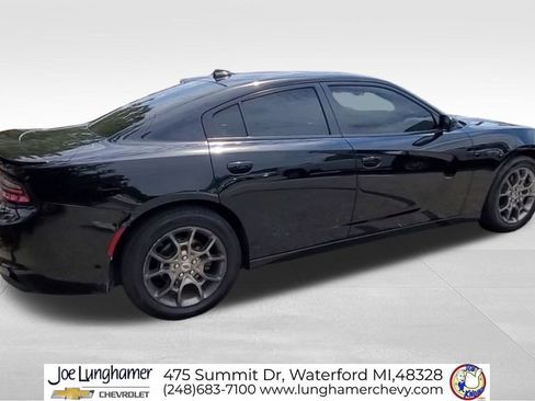 Used 2017 Dodge Charger SXT w/ AWD Premium Group image 10