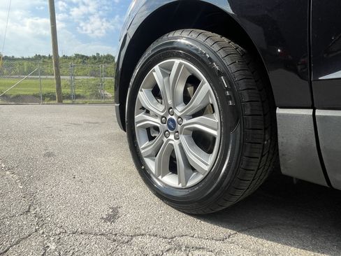 Certified 2022 Ford Edge Titanium AWD/4WD image 12