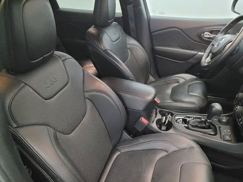 Used 2019 Jeep Cherokee Limited image 21