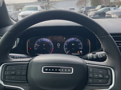 Used 2023 Jeep Wagoneer Series II w/ Premium Group I image 9