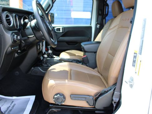 Used 2023 Jeep Wrangler Unlimited Sahara w/ Cold Weather Group AWD/4WD image 17