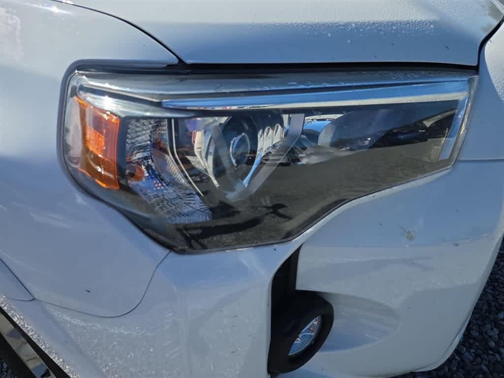 Used 2021 Toyota 4Runner SR5 AWD/4WD image 11