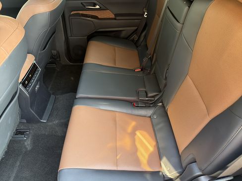 Used 2025 Lexus GX 550 AWD/4WD image 29