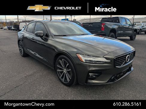 Used 2022 Volvo S60 B5 Inscription image 1