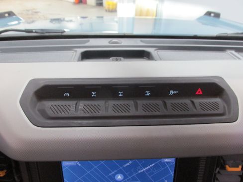 Used 2023 Ford Bronco Badlands w/ Sasquatch Package image 37