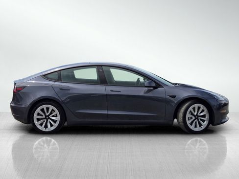 Used 2021 Tesla Model 3 Standard Range Plus RWD image 3