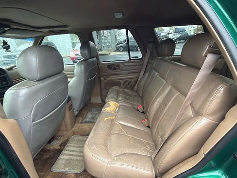 Used 2000 Chevrolet Blazer LT w/ LT Preferred Equipment Group AWD/4WD image 12