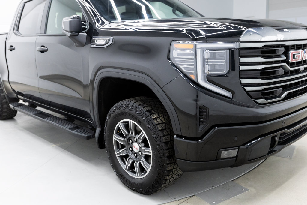 Used 2024 GMC Sierra 1500 AT4 w/ Technology Package AWD/4WD image 24