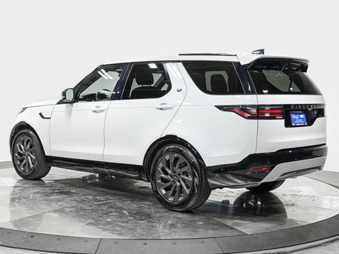 Used 2023 Land Rover Discovery S R-Dynamic image 4