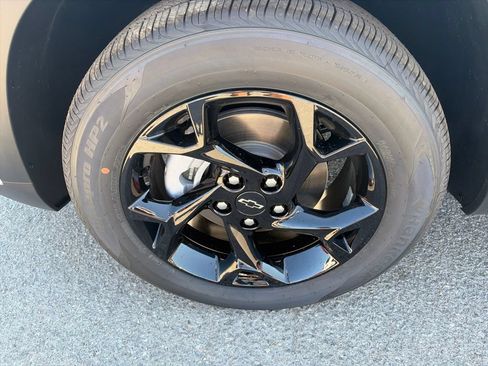 New 2026 Chevrolet Trax LT w/ Midnight Edition FWD image 10