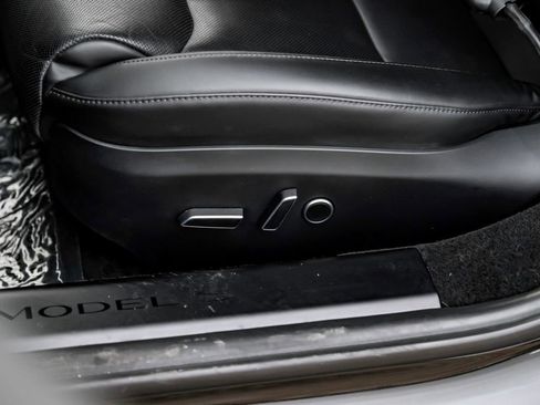 Used 2022 Tesla Model S Base image 36