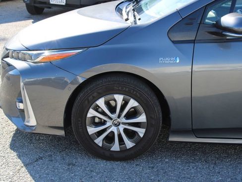 Used 2022 Toyota Prius Prime Limited FWD image 7