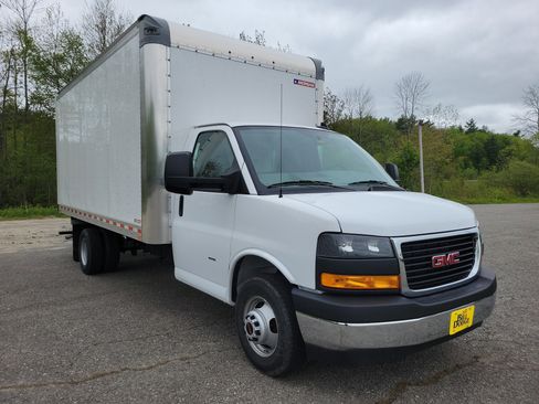 New 2025 GMC Savana 3500 Extended w/ Power Convenience Package image 9