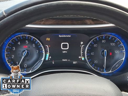 Used 2022 Chrysler Pacifica Limited FWD image 23