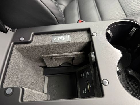 Used 2024 Porsche Macan S image 38