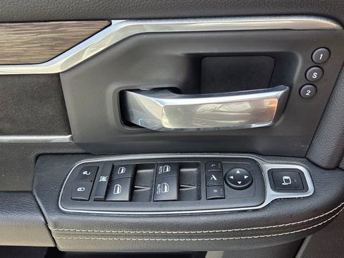 Used 2021 RAM 2500 Laramie w/ Safety Group AWD/4WD image 17